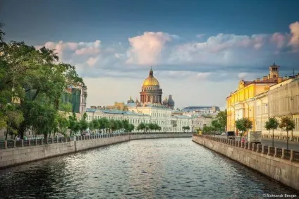 Санкт-Петербург місця, які обов'язково варто відвідати (стоїть) Санкт-Петербург місця, які обов'язково варто відвідати