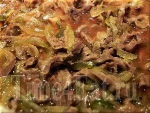 Серце тушковане з солоними огірками, пора перекусити!