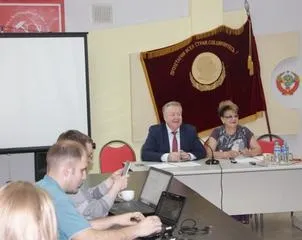 Сергій Обухів «впевнений, що жінки покажуть чоловікам, як треба боротися за губернаторство! »(Обухів) Сергій Обухів «впевнений, що жінки покажуть чоловікам, як треба боротися за губернаторство! »