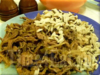 Серце тушковане з солоними огірками, пора перекусити!