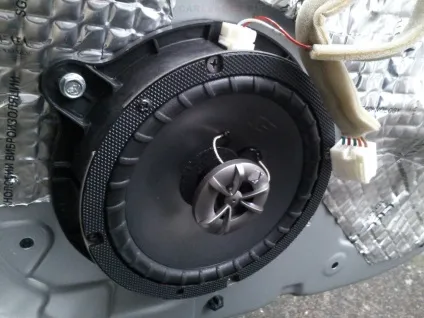 Шумоізоляція автомобіля обклеюємо двері, ставимо акустику kicker (Nissan Bluebird Axis) Шумоізоляція автомобіля обклеюємо двері, ставимо акустику kicker