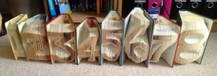 Складаємо книги в слова і цифри (diy) (цифри) Складаємо книги в слова і цифри (diy)