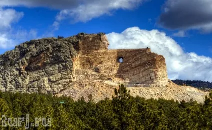 США crazy horse memorial - шалений кінь у чорних пагорбів або незакінчений меморіал непримиренному (кінь) США crazy horse memorial - шалений кінь у чорних пагорбів або незакінчений меморіал непримиренному