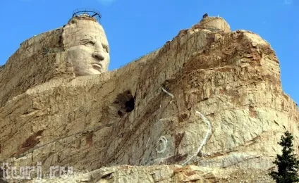 США crazy horse memorial - шалений кінь у чорних пагорбів або незакінчений меморіал непримиренному (кінь) США crazy horse memorial - шалений кінь у чорних пагорбів або незакінчений меморіал непримиренному