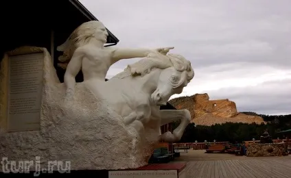 США crazy horse memorial - шалений кінь у чорних пагорбів або незакінчений меморіал непримиренному (memorial) США crazy horse memorial - шалений кінь у чорних пагорбів або незакінчений меморіал непримиренному