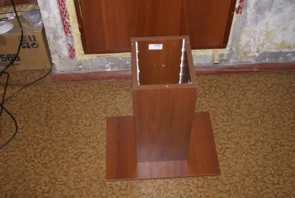 Стійки під домашню акустику