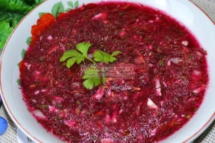 Борщ з сирого буряка з помідорами (сирої борщ з помідорами) Борщ з сирого буряка з помідорами
