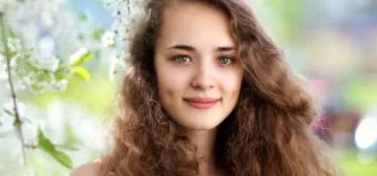 2 Типу заглиблень на обличчі, і чому деякі люди мають їх (деякі) 2 Типу заглиблень на обличчі, і чому деякі люди мають їх