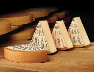 Три найвідоміших швейцарських сиру - секрети гастрономії (сиру) Три найвідоміших швейцарських сиру - секрети гастрономії