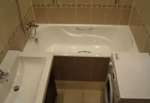 Ванна кімната в хрущовці дизайн і фото ремонту санвузла, поєднаний з раковиною і душовою кабіною (кімната) Ванна кімната в хрущовці дизайн і фото ремонту санвузла, поєднаний з раковиною і душовою кабіною