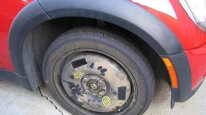 У деяких нових автомобілях немає запасного колеса (які) У деяких нових автомобілях немає запасного колеса