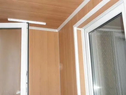Внутрішнє оздоблення лоджії