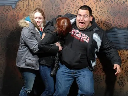 У владі страху відвідувачі фабрики кошмарів «nightmares fear factory» (кошмарів) У владі страху відвідувачі фабрики кошмарів «nightmares fear factory»