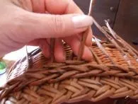 Загинання краю у плетених виробів (загинання) Загинання краю у плетених виробів