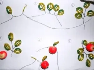 Яблуня з бісеру