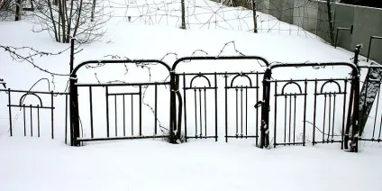 Огорожа з підручних матеріалів - мій досвід, як красиво втілити ідею в життя! (Паркани з підручних матеріалів фото) Огорожа з підручних матеріалів - мій досвід, як красиво втілити ідею в життя!