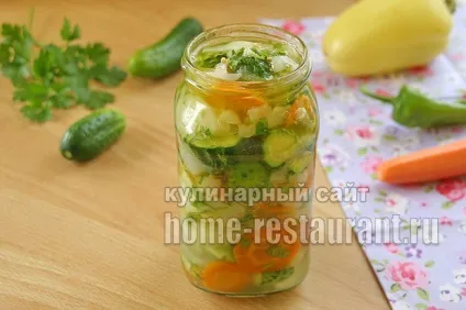 Хрусткі огірочки на зиму з перцем і морквою (зиму) Хрусткі огірочки на зиму з перцем і морквою