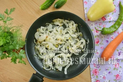 Хрусткі огірочки на зиму з перцем і морквою (зиму перцем морквою) Хрусткі огірочки на зиму з перцем і морквою