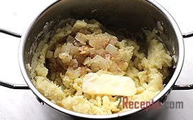 Смажені пиріжки з картоплею і цибулею - покроковий фото рецепт приготування (пиріжки картоплею цибулею) Смажені пиріжки з картоплею і цибулею - покроковий фото рецепт приготування