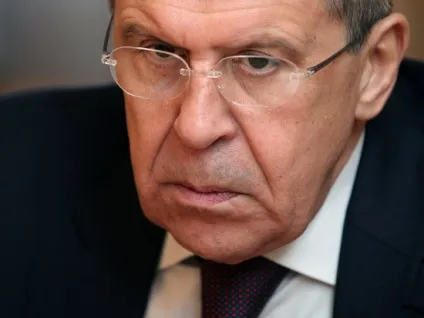 Лавров провчив перехилившись через стіл журналістку хто вас так виховав політика (мід рф) Лавров провчив перехилившись через стіл журналістку хто вас так виховав політика