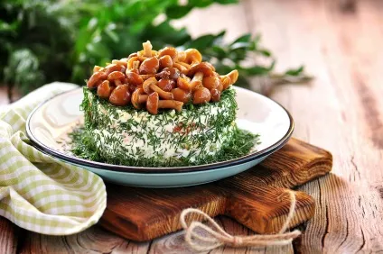 10 Рецептів смачних салатів з маринованими грибами, дачні кухня () (салат з маринованими грибами) 10 Рецептів смачних салатів з маринованими грибами, дачні кухня ()