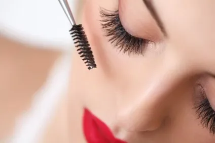 10 Make-up секретів, які допоможуть зробити вії більше і пишніше (секретів) 10 Make-up секретів, які допоможуть зробити вії більше і пишніше
