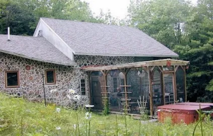 28 Будинків з дров