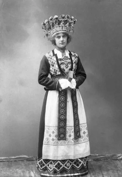 20 Фотографій чарівних норвезьких наречених в національних весільних костюмах