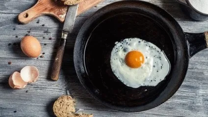 3 Причини готувати тільки на чавунній сковороді (чавунної) 3 Причини готувати тільки на чавунній сковороді