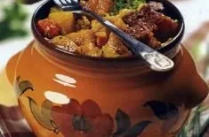 Апетитне печеня в горщиках з м'ясом і овочами (овочами) Апетитне печеня в горщиках з м'ясом і овочами