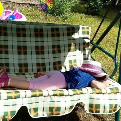 Болить голова після денного сну що робити (робити) Болить голова після денного сну що робити