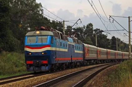 Чим відрізняється поїзд від електрички (поїзд) Чим відрізняється поїзд від електрички