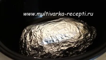 Курча в фользі в мультиварці