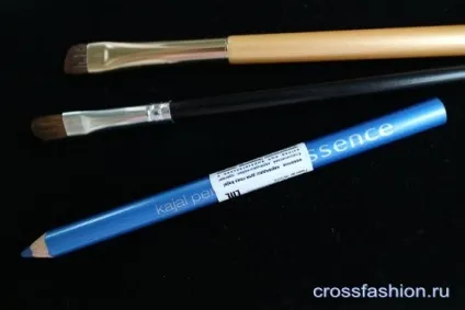 Crossfashion group - олівець для очей essence kajal pencil, тон 26 beach bum відгук і тенденції (блакитні стрілки) Crossfashion group - олівець для очей essence kajal pencil, тон 26 beach bum відгук і тенденції