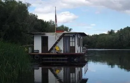 Будинки на воді, плаваючі будинки
