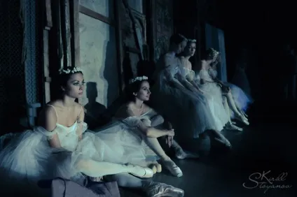 Є така професія балетний фотограф, ballerina - s dressing room (кирило стоянів) Є така професія балетний фотограф, ballerina - s dressing room