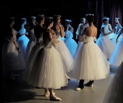 Є така професія балетний фотограф, ballerina - s dressing room (є така професія) Є така професія балетний фотограф, ballerina - s dressing room