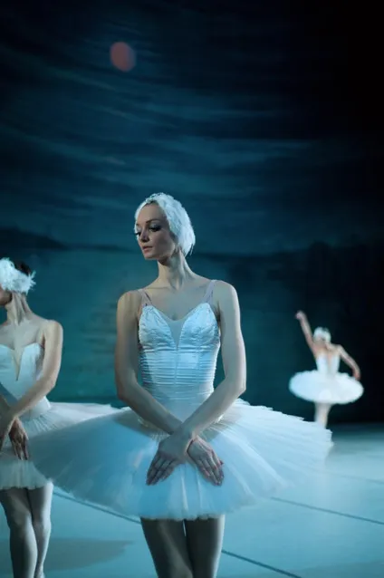 Є така професія балетний фотограф, ballerina - s dressing room (Уляна Лопаткіна) Є така професія балетний фотограф, ballerina - s dressing room