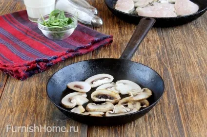 Фрікасе з курки з шампіньйонами (курки) Фрікасе з курки з шампіньйонами
