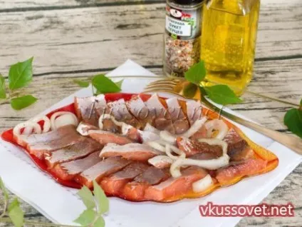 Голець солоний з маслом, рецепт з фото покроковий (в домашніх) Голець солоний з маслом, рецепт з фото покроковий
