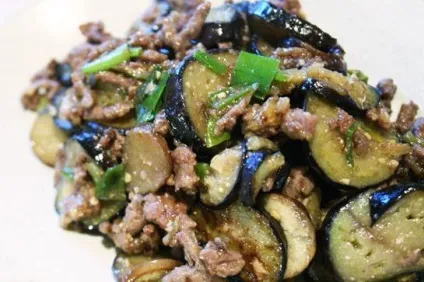 Яловичина з баклажанами рецепт з фото (баклажанами) Яловичина з баклажанами рецепт з фото