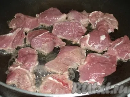 Яловичина, тушкована з баклажанами і помідорами - рецепт з фото
