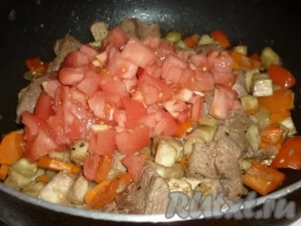 Яловичина, тушкована з баклажанами і помідорами - рецепт з фото