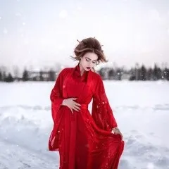 Олена водонаева
