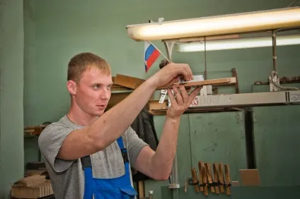 Як роблять баяни, як це зроблено