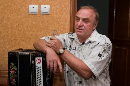 Як роблять баяни - новини в фотографіях (баяни) Як роблять баяни - новини в фотографіях