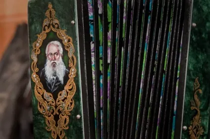 Як роблять баяни - новини в фотографіях (баяни) Як роблять баяни - новини в фотографіях