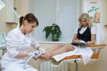 Який лікар лікує грибок нігтів на ногах - мікології або дерматолог (лікує) Який лікар лікує грибок нігтів на ногах - мікології або дерматолог