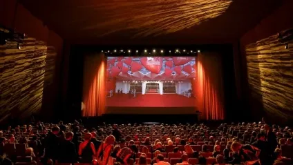 Як поїхати на венеціанський фестиваль і стати там своїм (венеціанський) Як поїхати на венеціанський фестиваль і стати там своїм