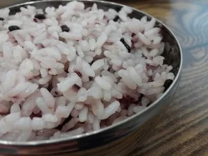 Як правильно варити рис розсипчастим
